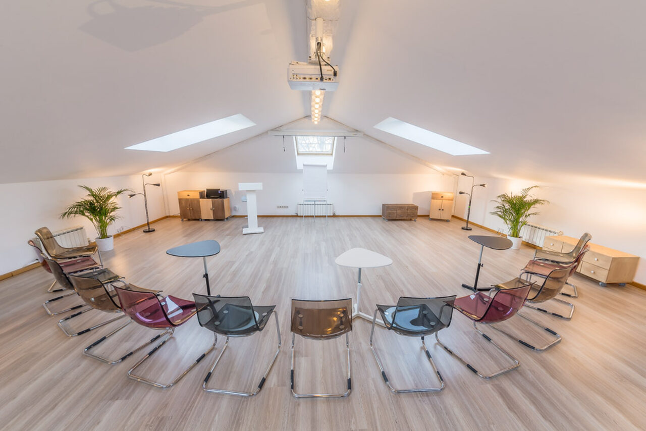 Арендовать Дом Business Speech