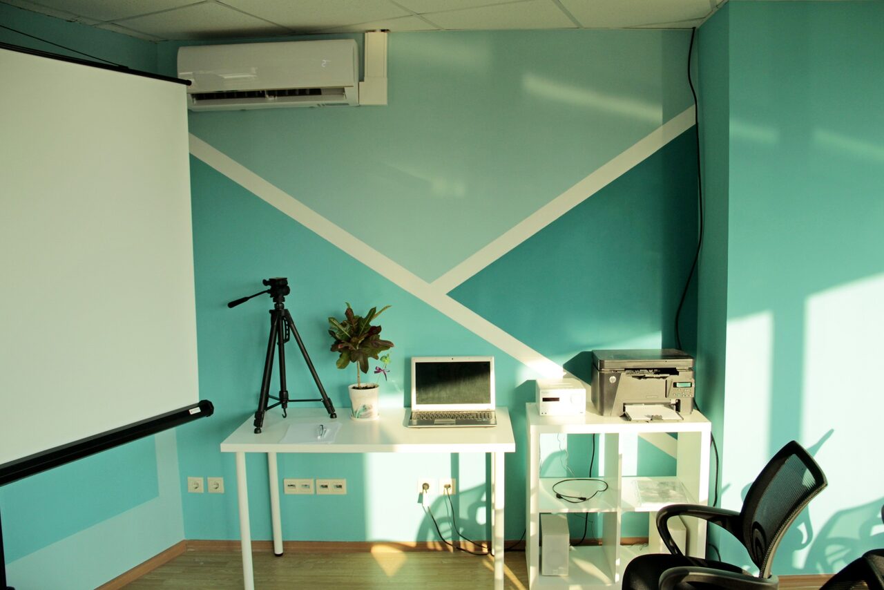 Арендовать Сдается Конференц-зал в центре Сочи от 1500 р/час.