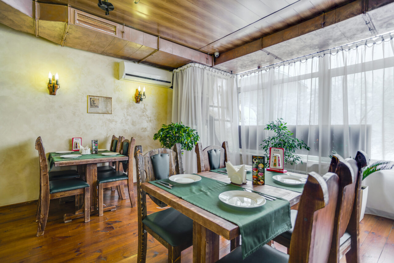 Арендовать Кафе "Порт Роял". Двухэтажный лофт под закрытие