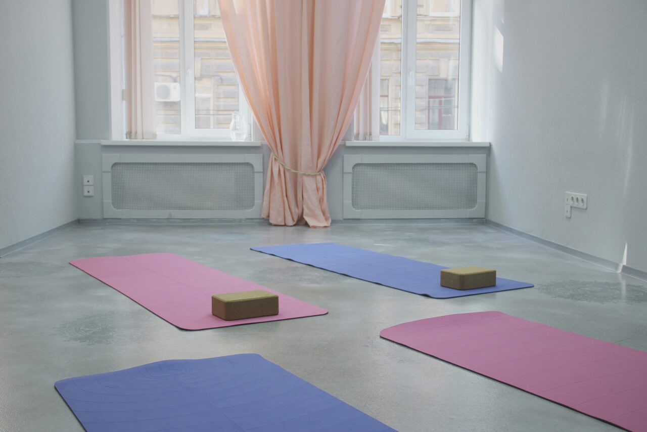 Арендовать PRO СВЕТ Зал с большим окном