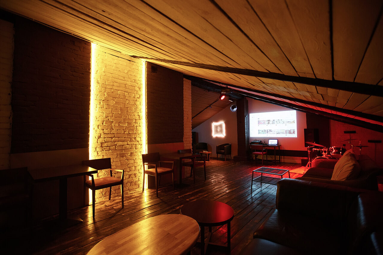 Арендовать  Duty Free Loft. Мансарда в центре Петербурга