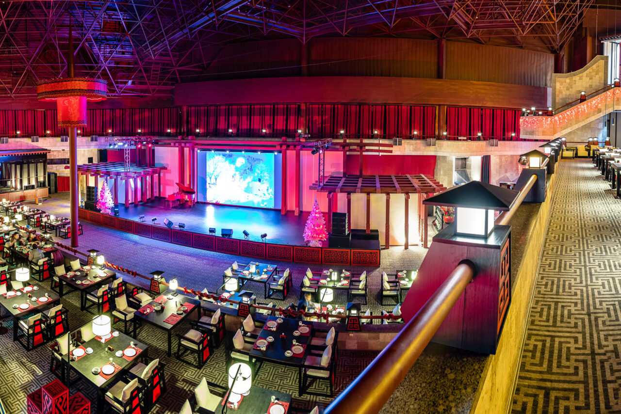 Арендовать Большой ресторан Цинь Гигантский павильон 