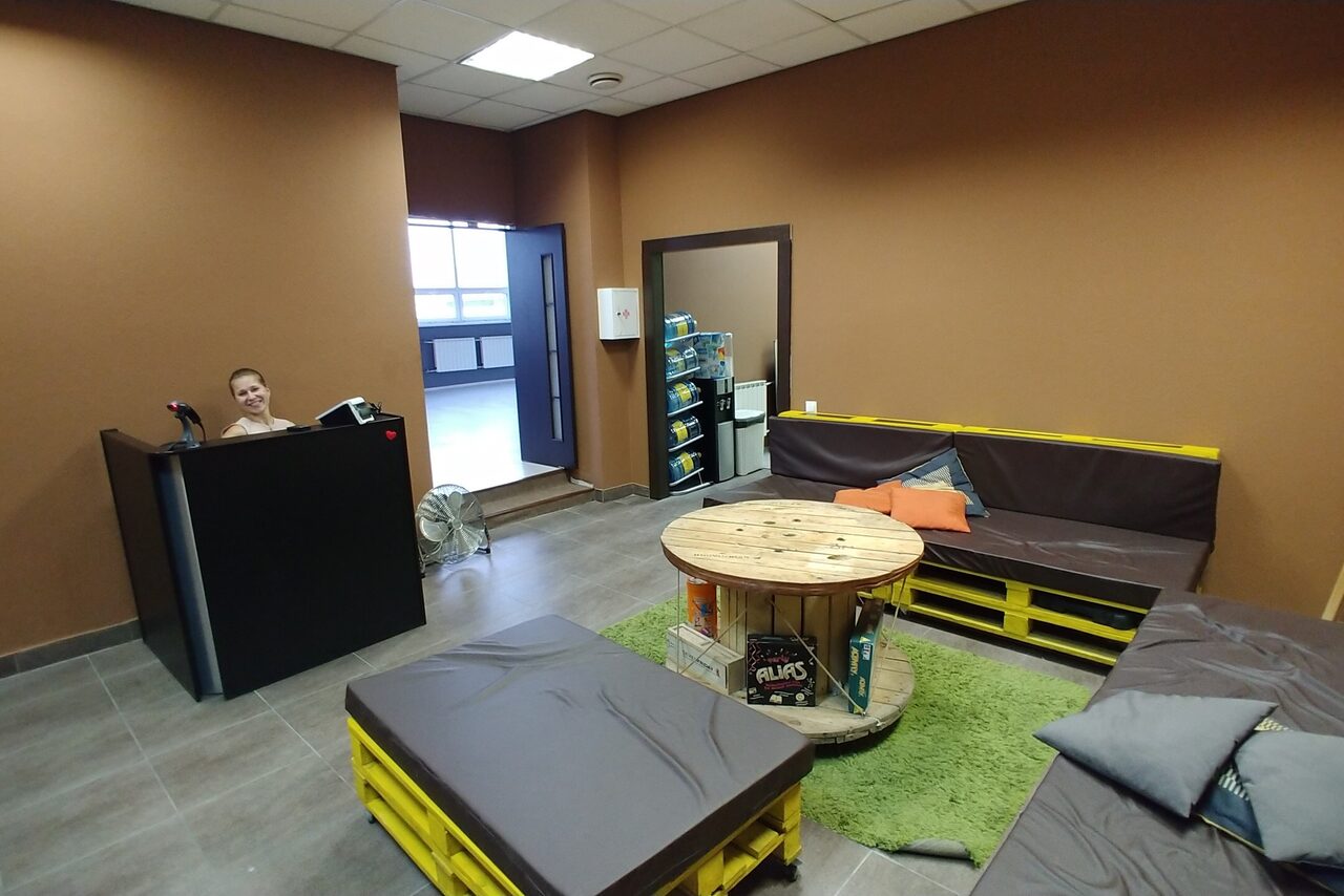 Арендовать Яркий зал для танцев и вечеринок