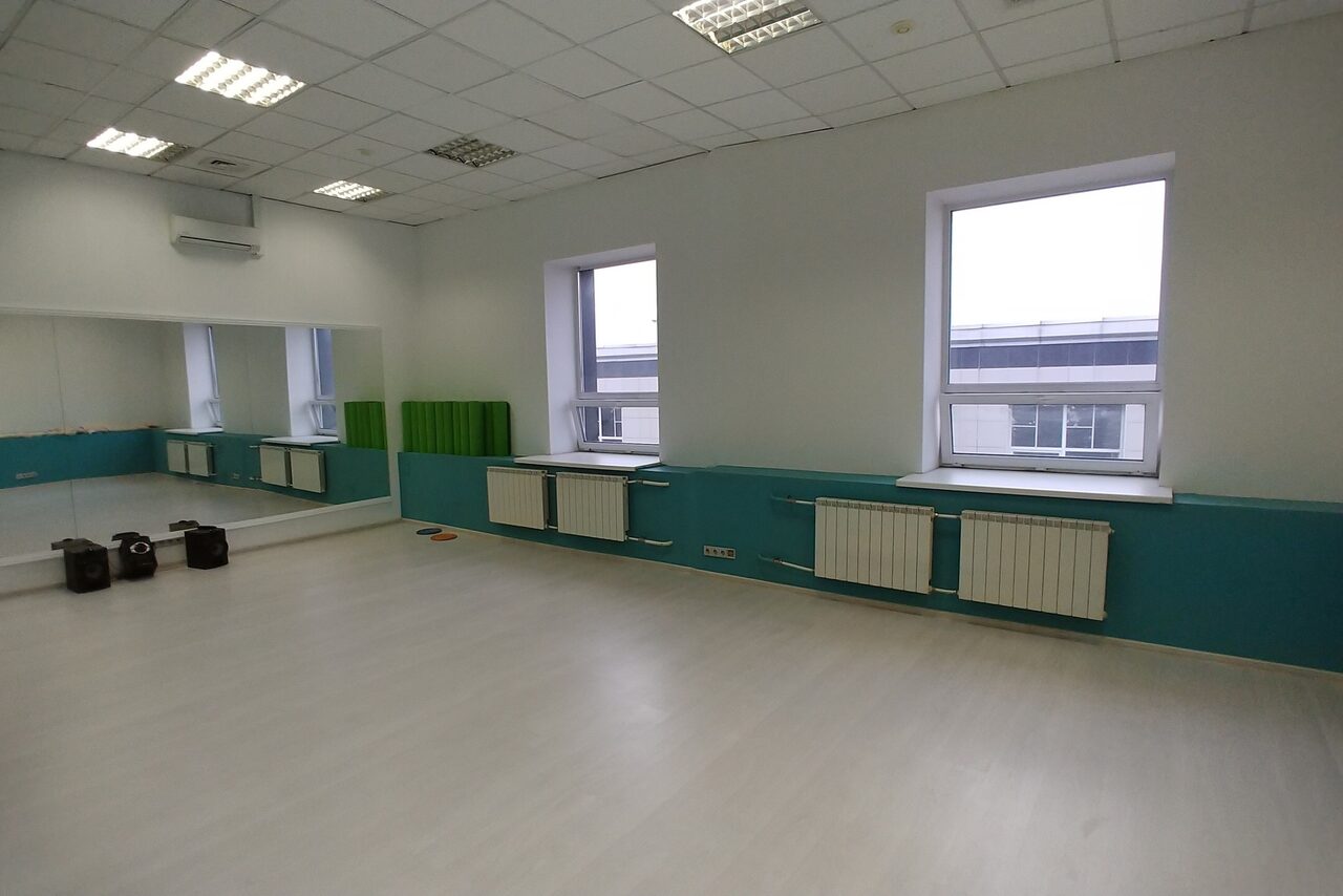 Арендовать Яркий зал для танцев и вечеринок