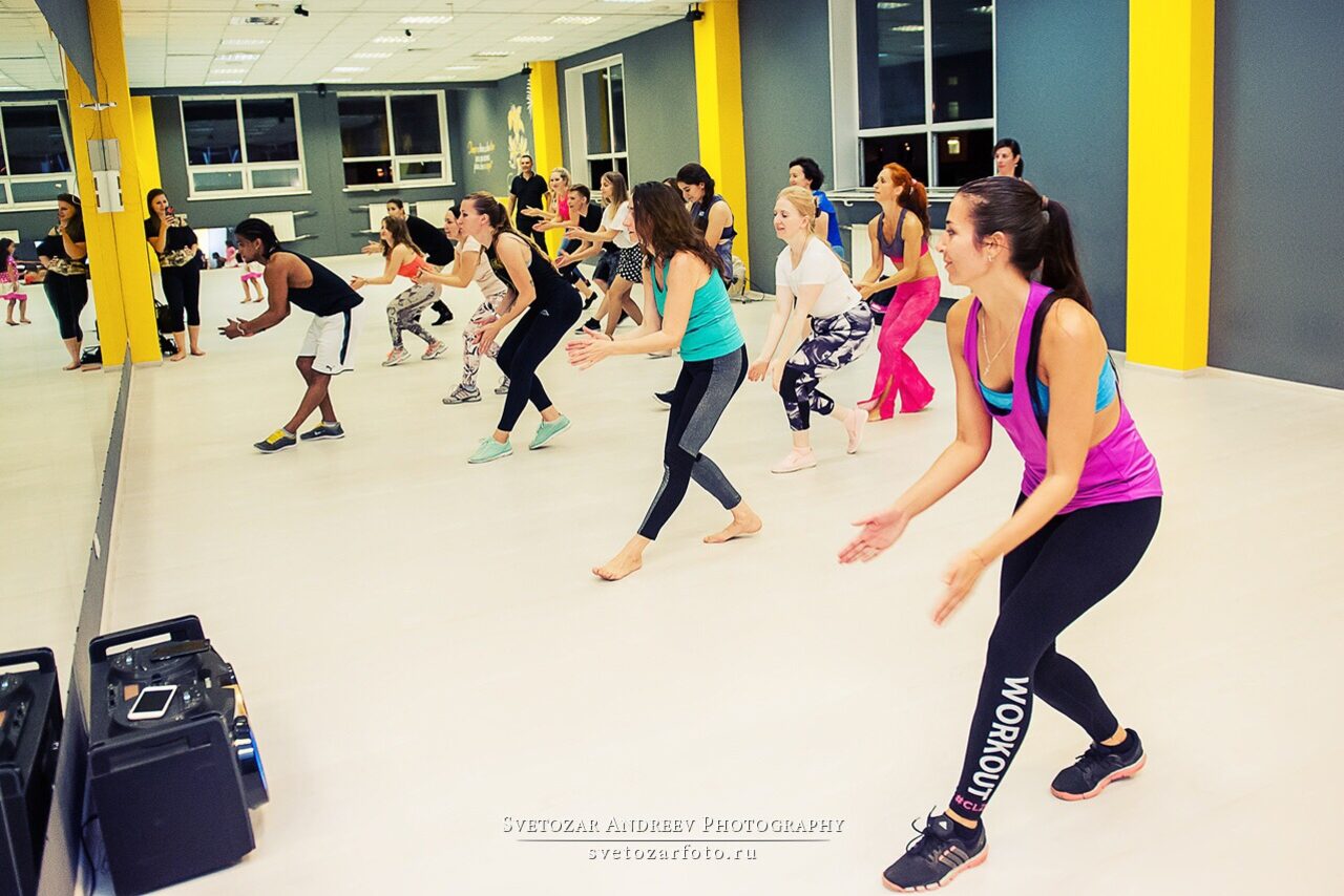 Арендовать Яркий зал для танцев и вечеринок