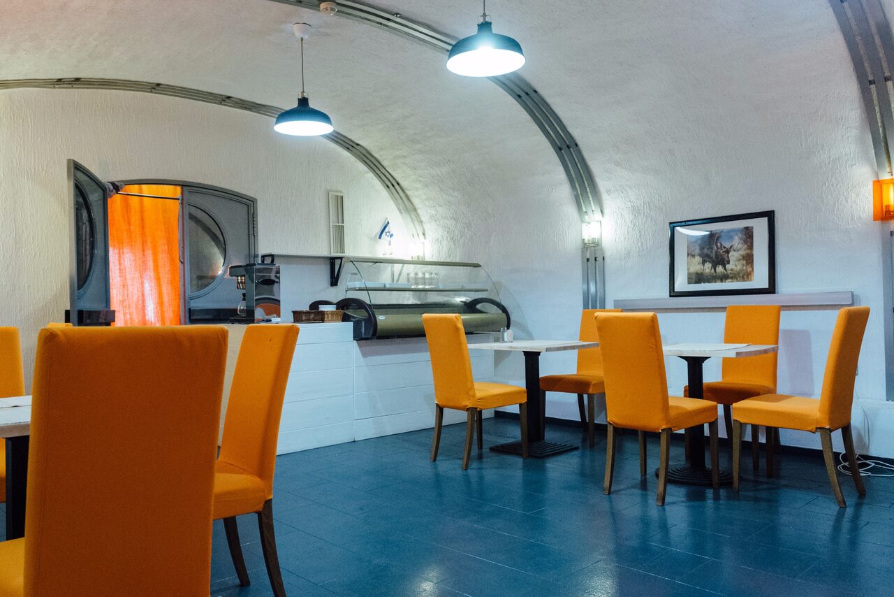 Арендовать кафе "Я Дома" Лофт со сводчатым потолком