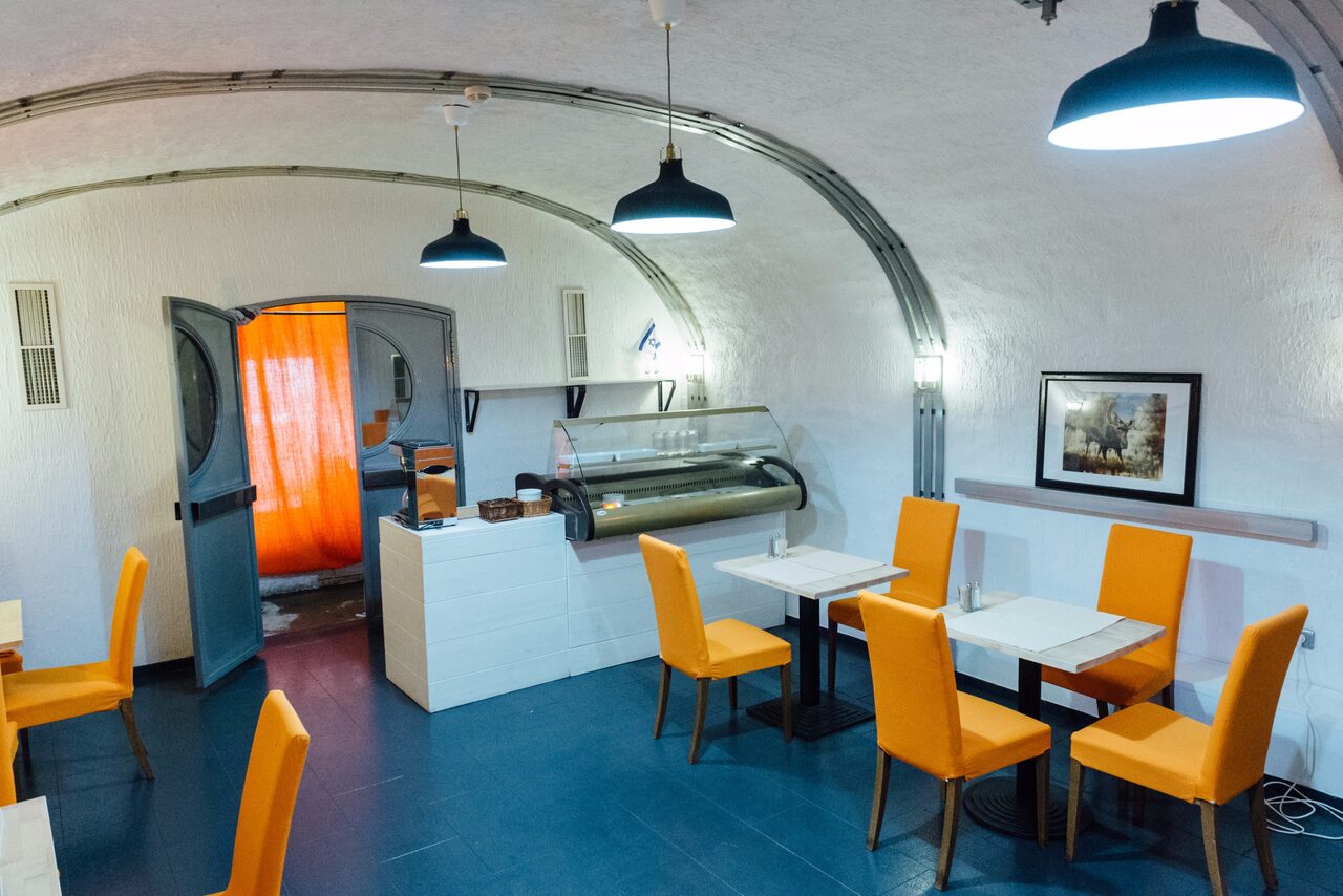 Арендовать кафе "Я Дома" Лофт со сводчатым потолком