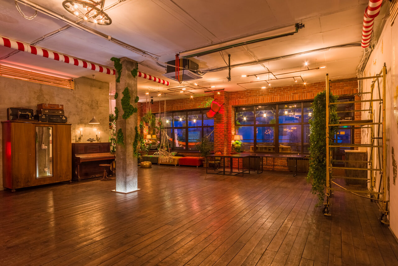 Арендовать Multiroom. Лофт-студия 