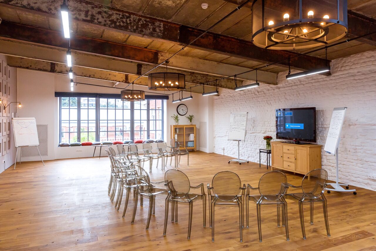 Арендовать BTG loft Лофт с витражными окнами