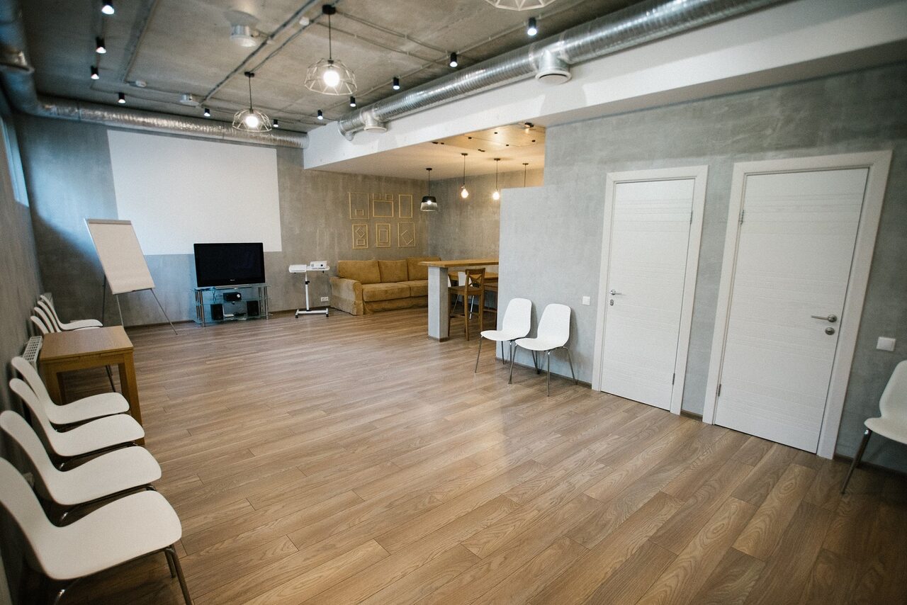 Арендовать Светлый тренинг-лофт на Алексеевской