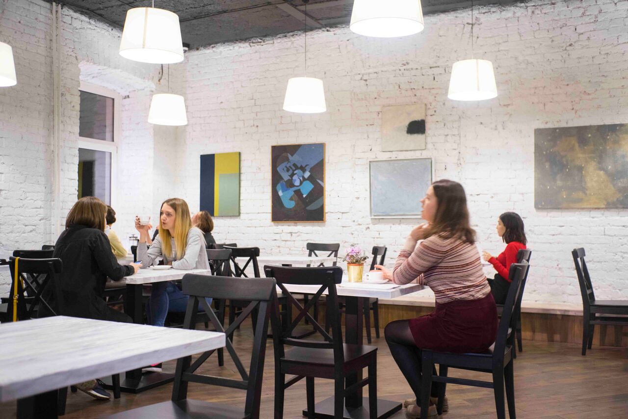 Арендовать Светлое кафе под закрытие