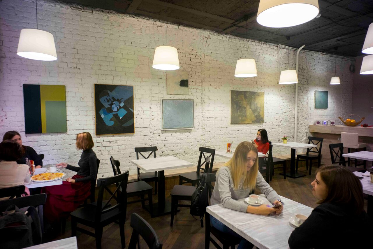 Арендовать Светлое кафе под закрытие