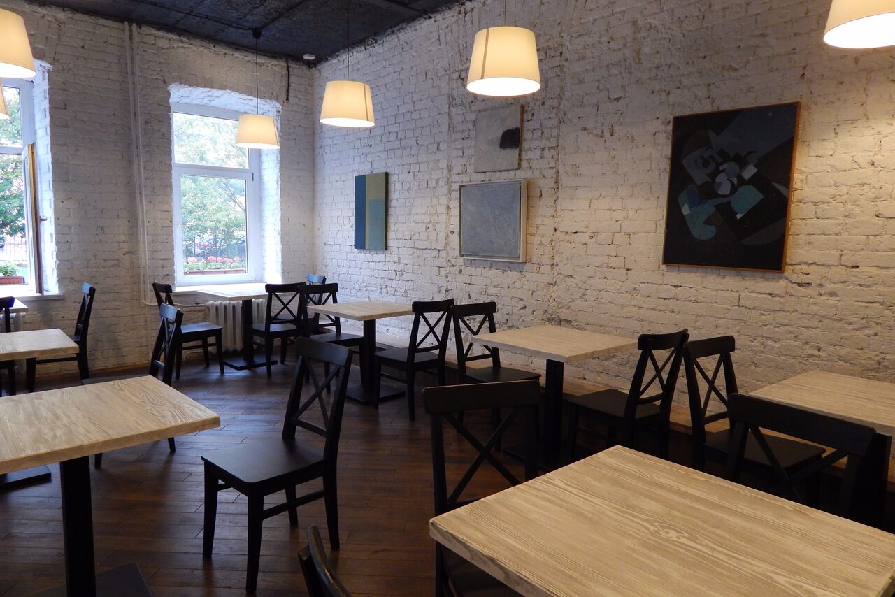 Арендовать Светлое кафе под закрытие