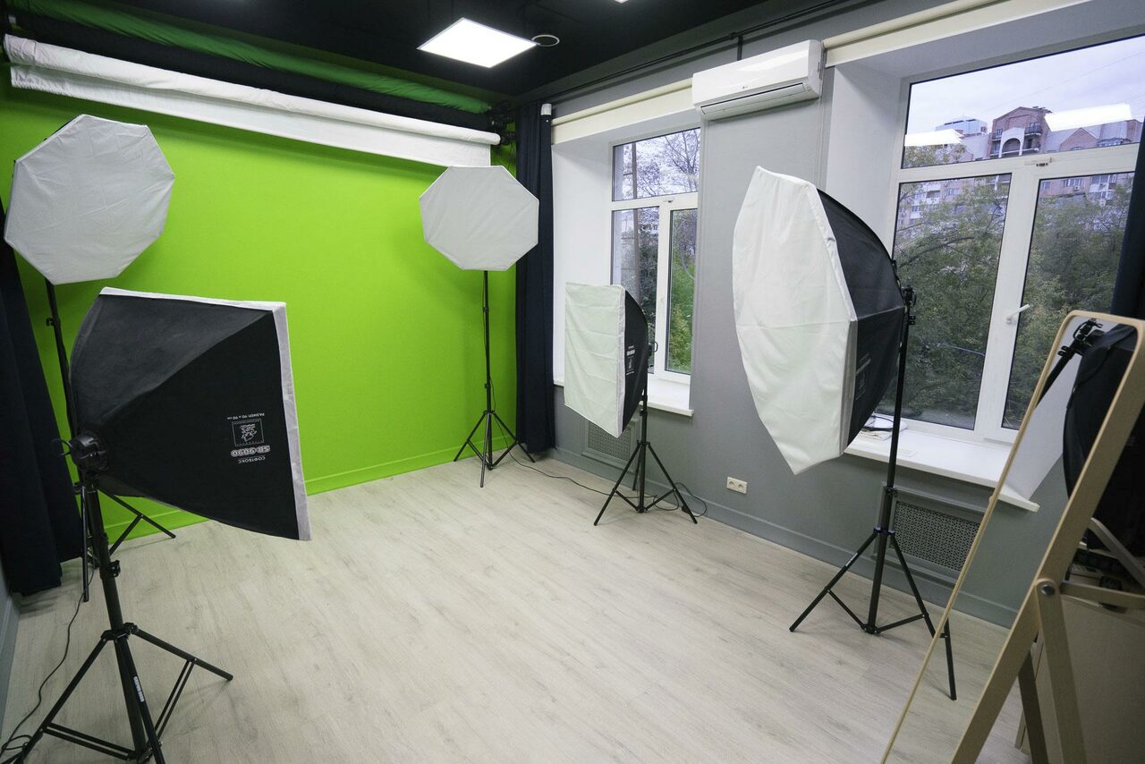 Арендовать AXIO.center Зал для малых групп и консультаций