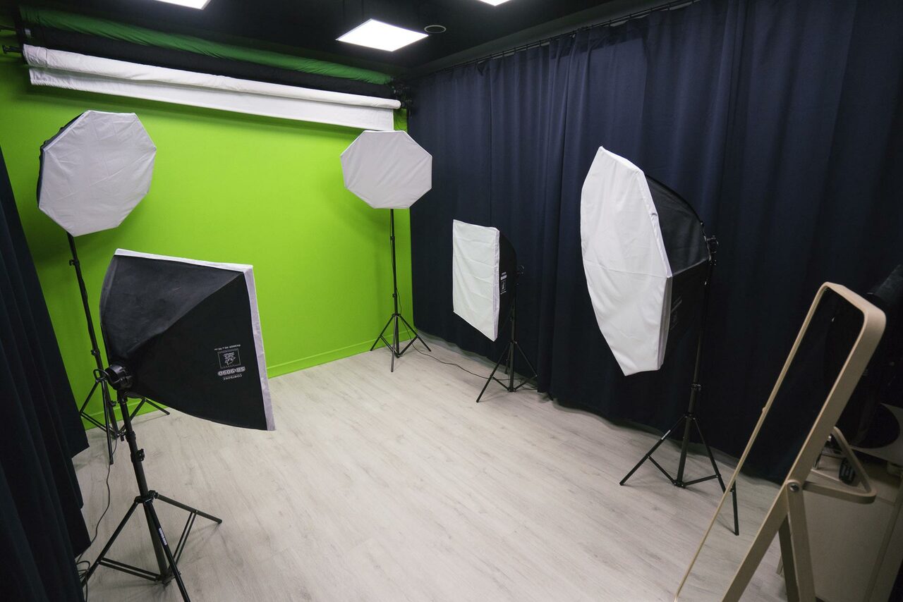 Арендовать AXIO.center Зал для малых групп и консультаций