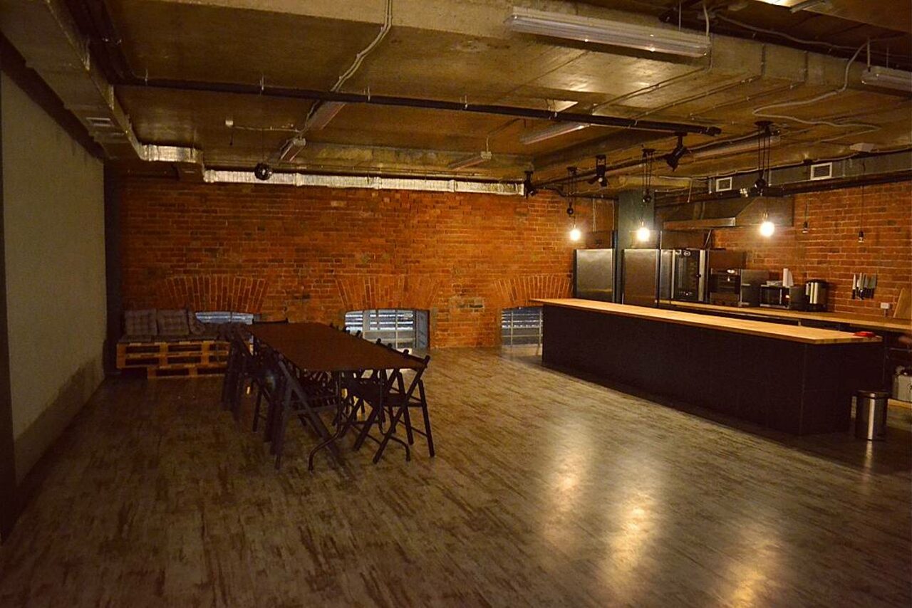 Арендовать Дизайнерский лофт с кухней