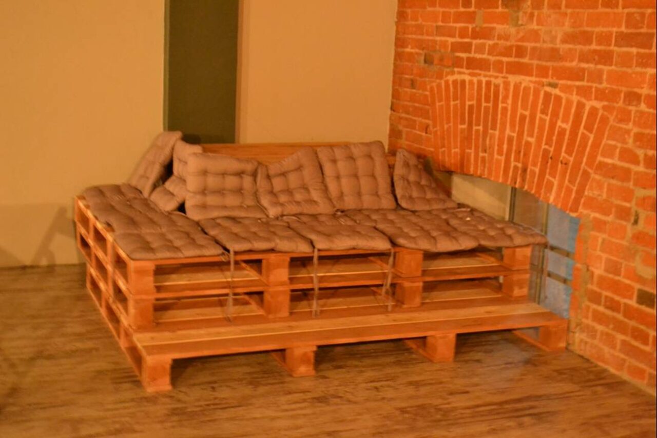 Арендовать Дизайнерский лофт с кухней