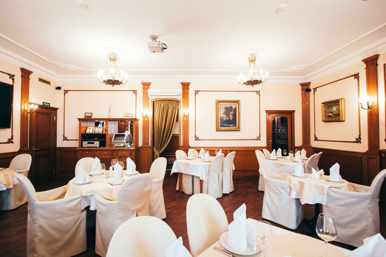 Арендовать Porter House (Портер Хаус). Светлый банкетный зал под закрытие