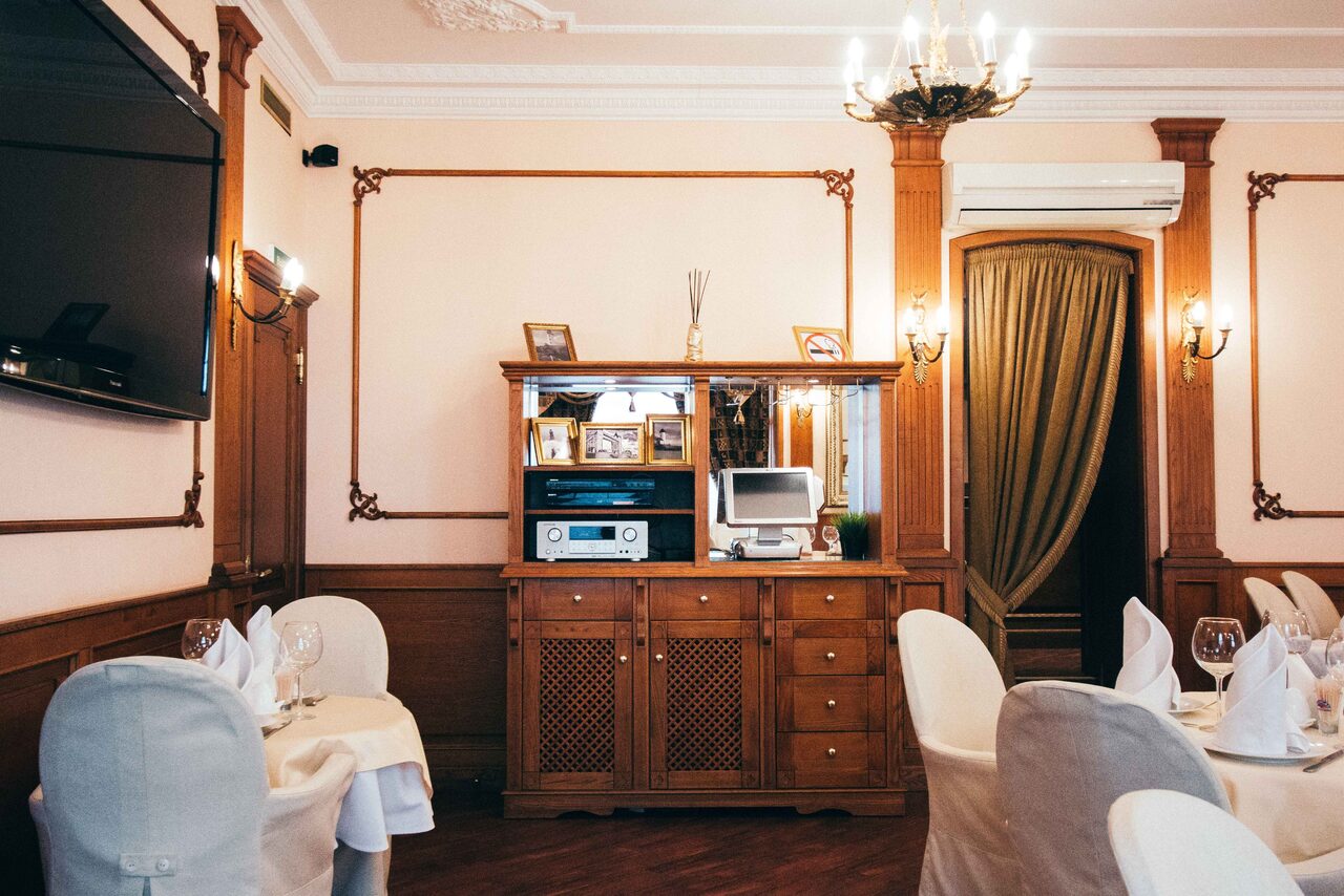 Арендовать Porter House (Портер Хаус). Светлый банкетный зал под закрытие