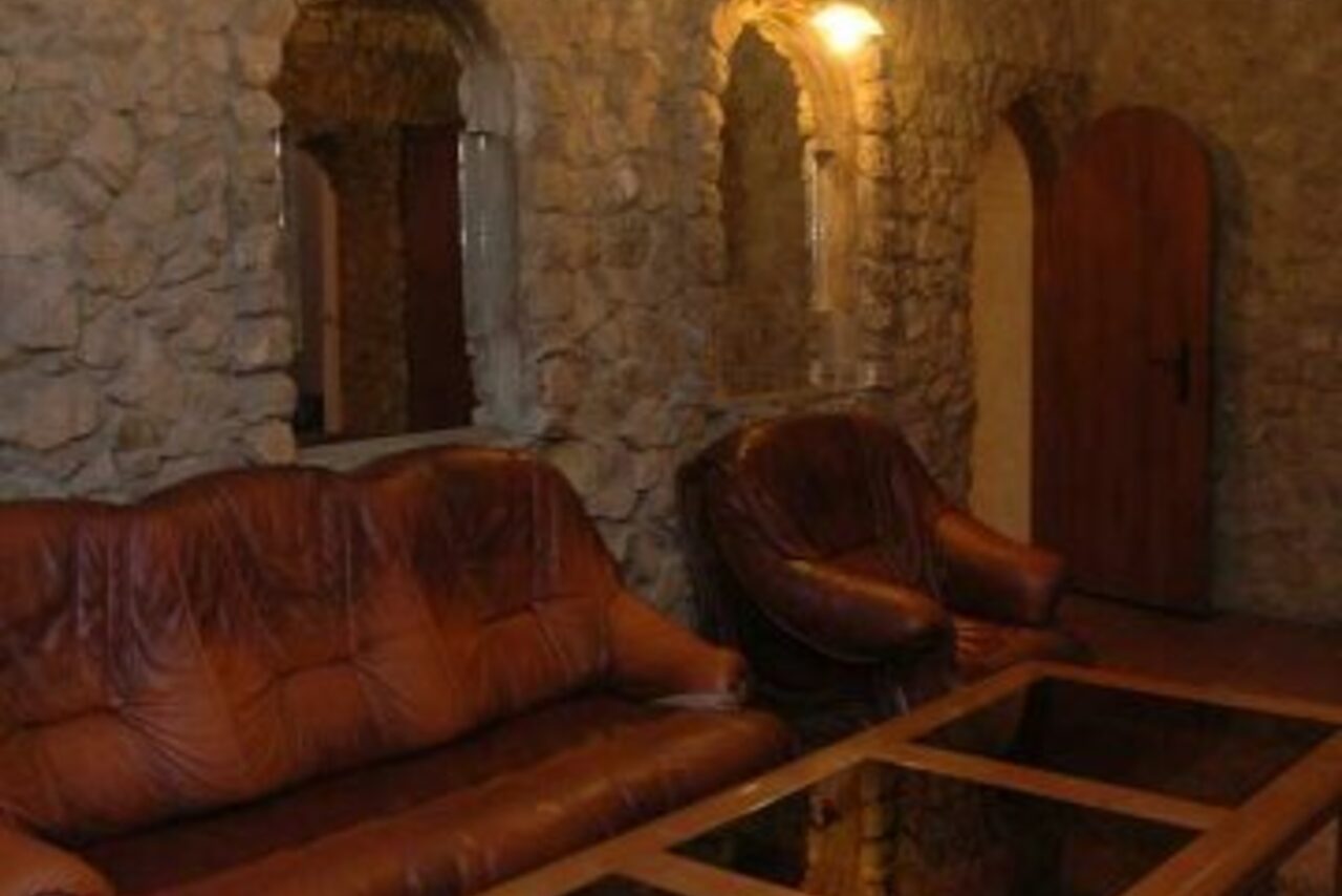 Арендовать Клуб "Тройка"