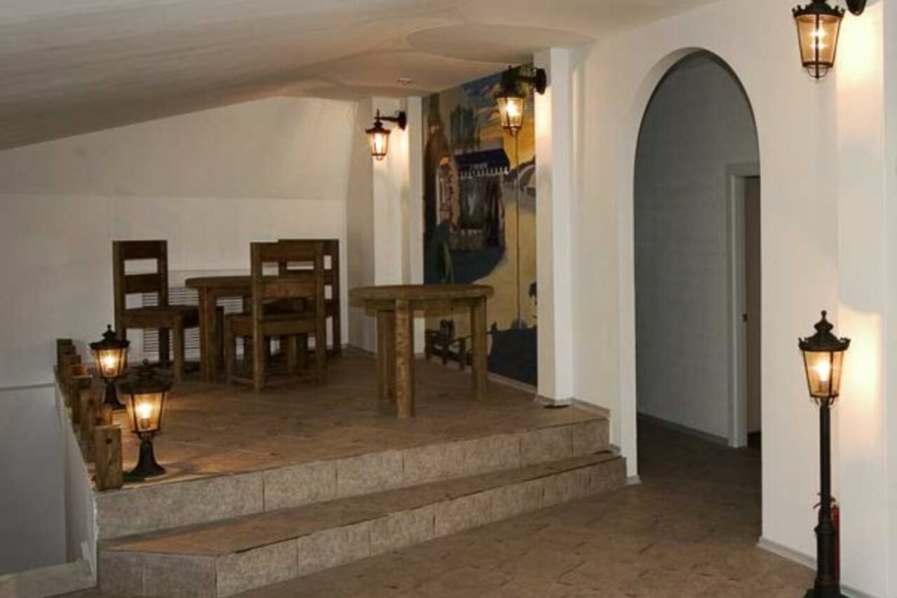 Арендовать Клуб "Тройка"