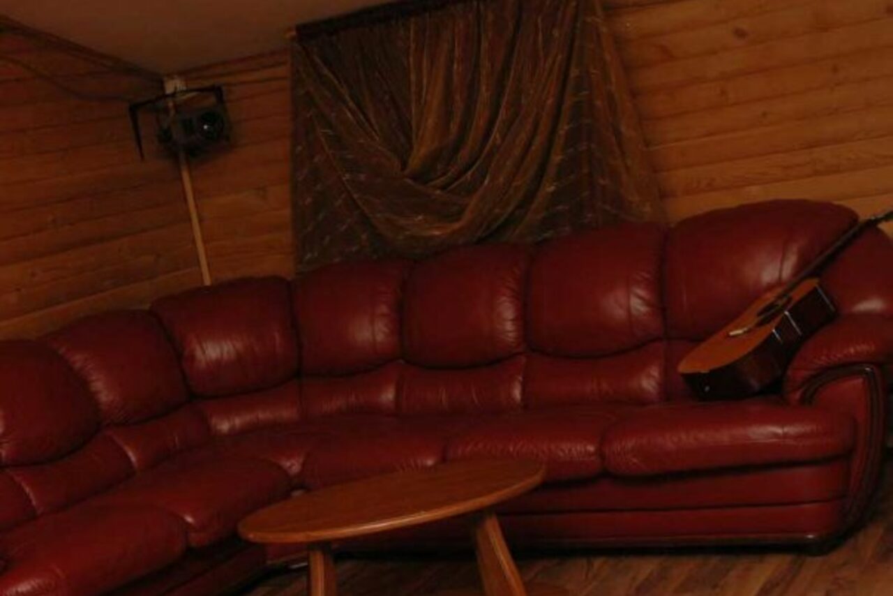 Арендовать Клуб "Тройка"