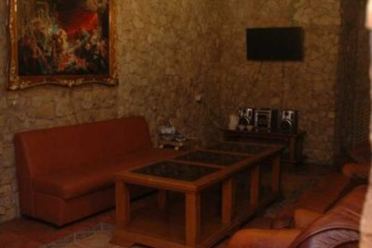 Арендовать Клуб "Тройка"