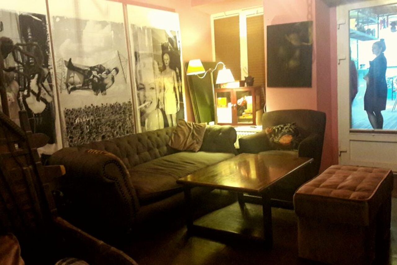 Арендовать Бар 44 Творческий лофт с выходом на крышу