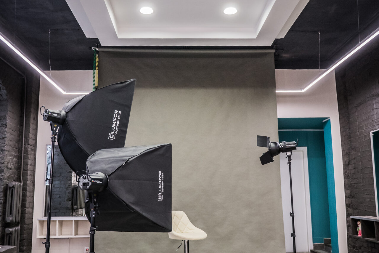 Арендовать Современный зеркальный лофт