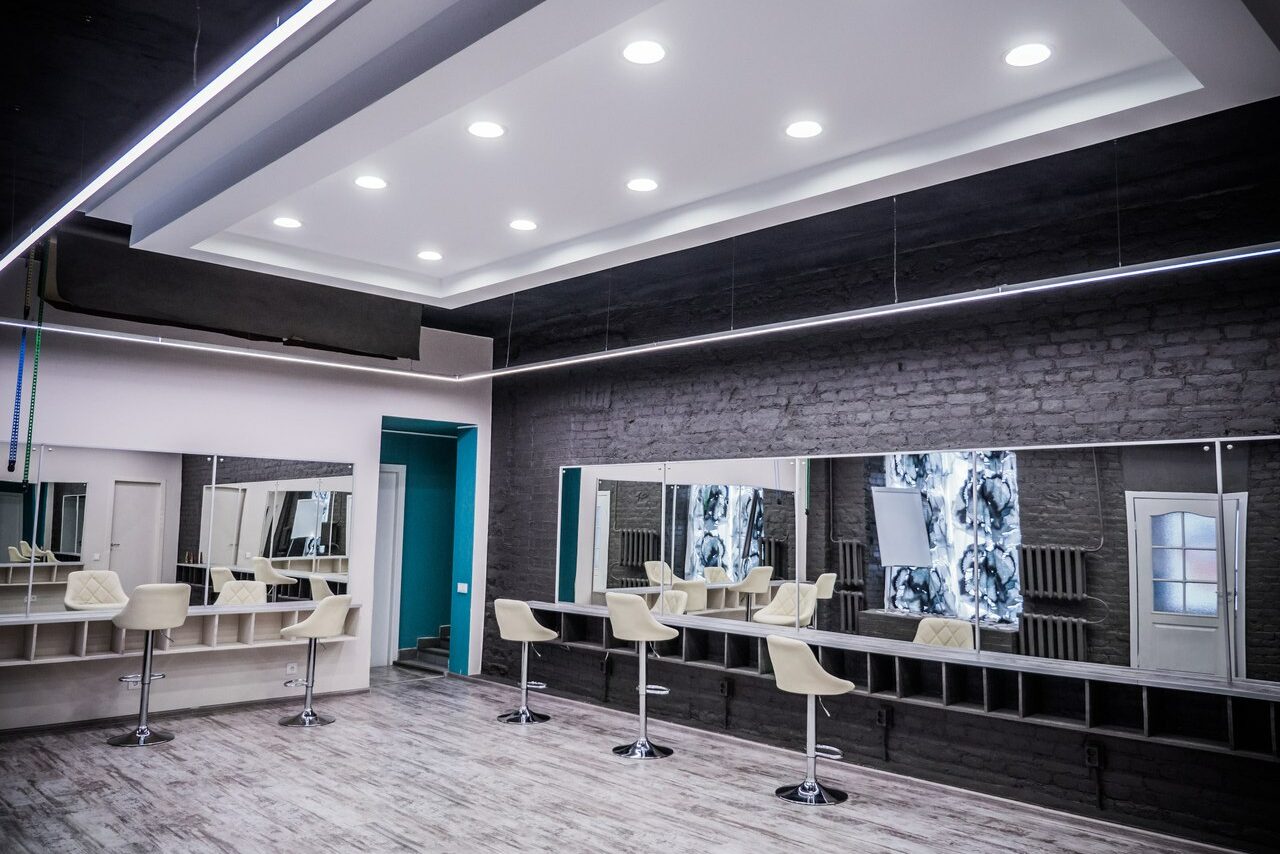 Арендовать Современный зеркальный лофт