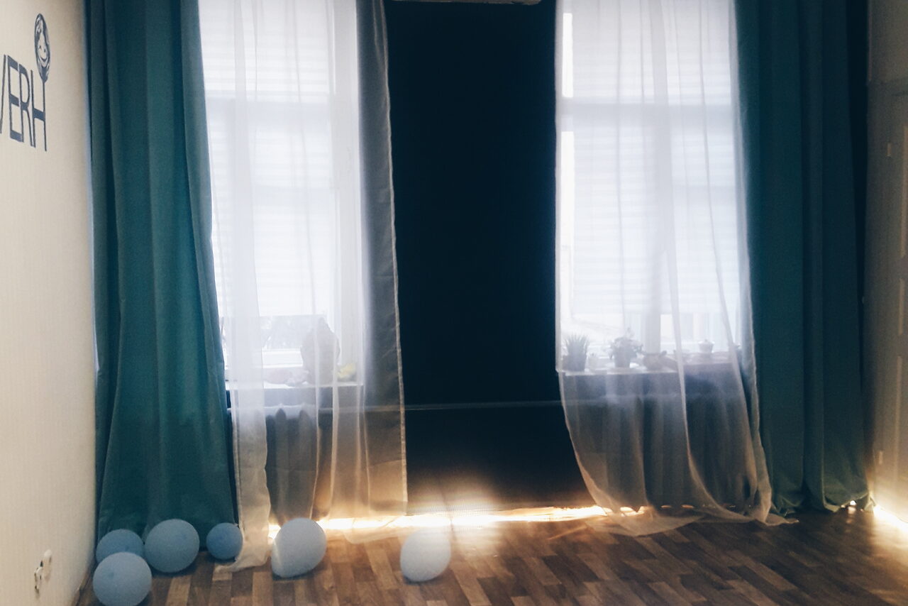 Арендовать Уютный и светлый зал в центре города