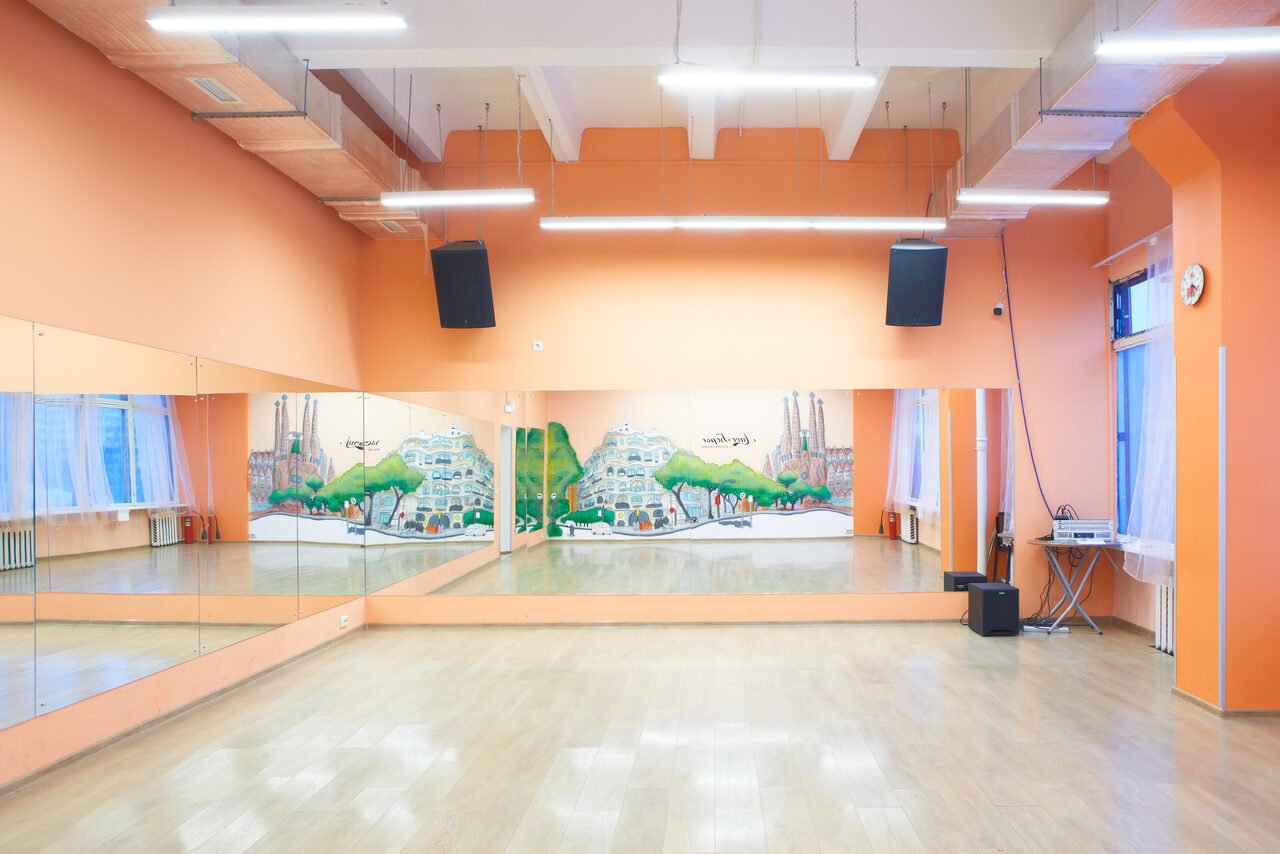 Арендовать ЛисоБорье Бежевый танцевальный зал