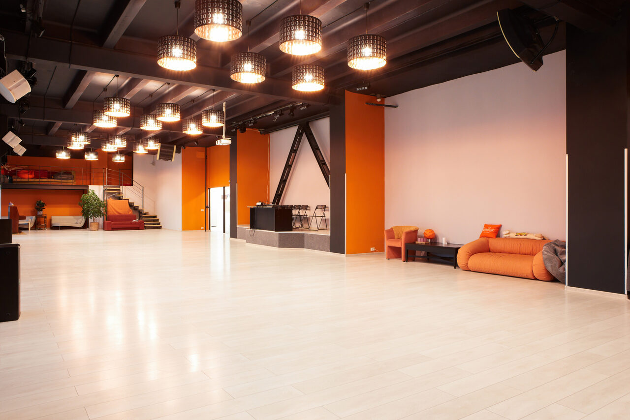 Арендовать ЛисоБорье Большой танцевальный зал