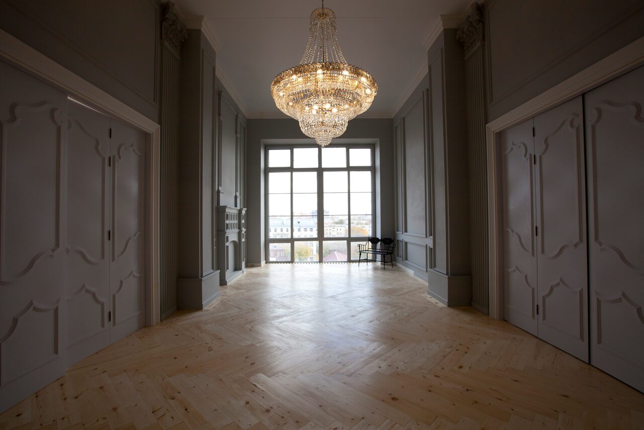 Арендовать Naked studio. Дворцовый лофт для дней рождений и праздников