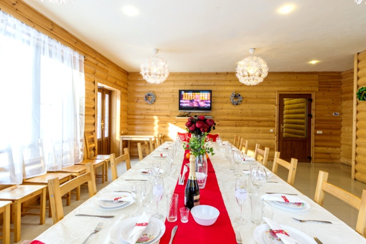 Арендовать Банкетный зал в загородном доме