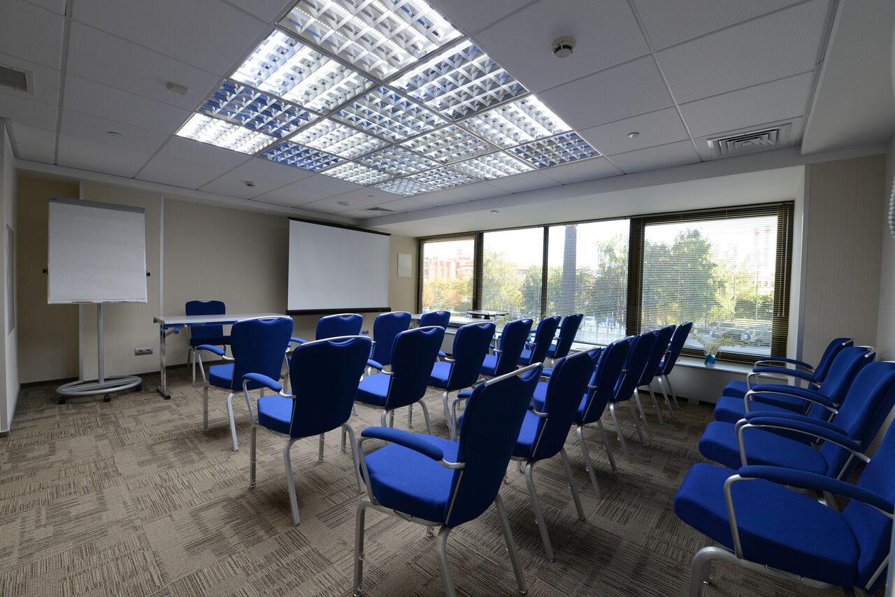 Арендовать Romantic Stream Зал-трансформер для деловых мероприятий