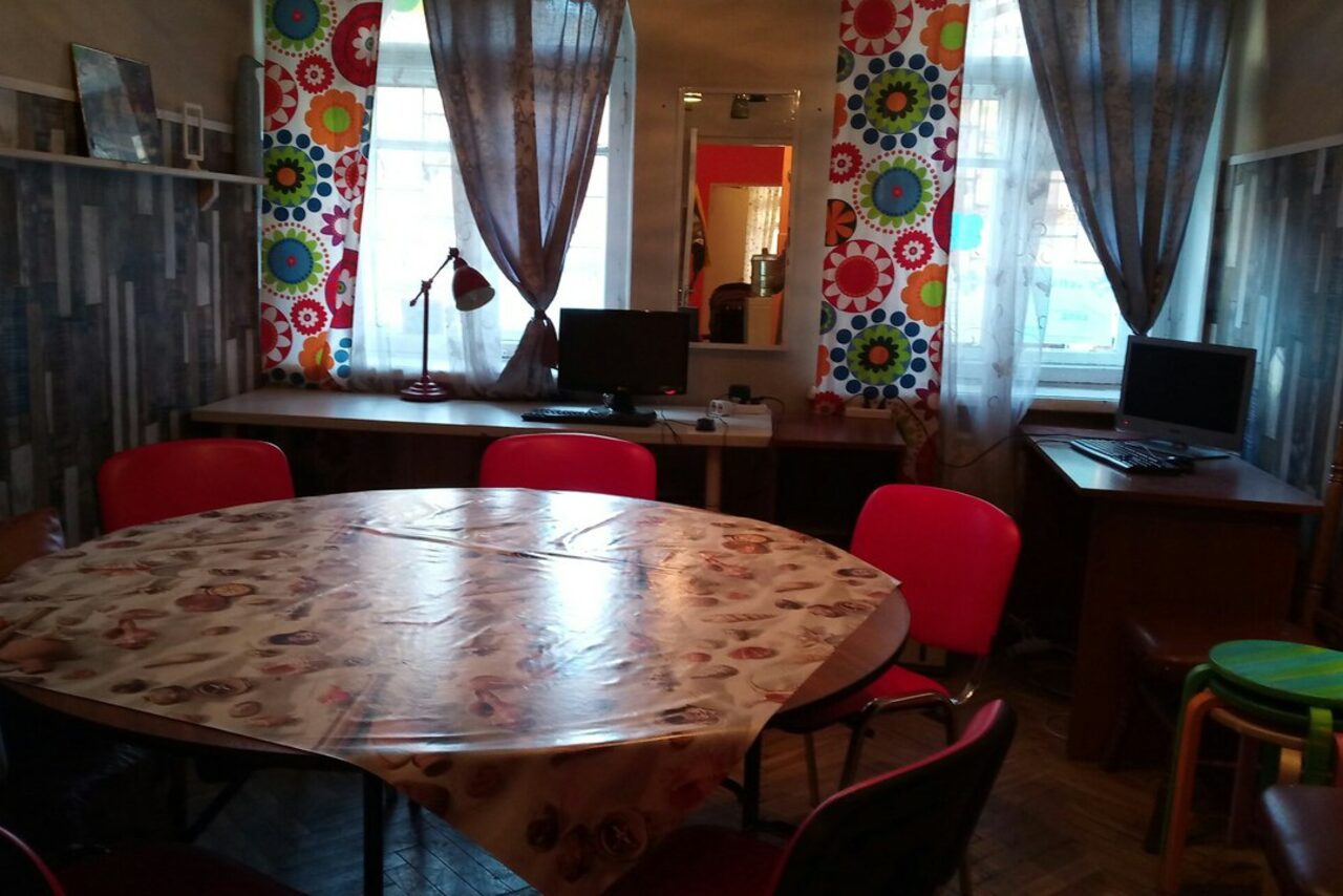 Арендовать Гостиница Авантаж. Молодежный лофт 