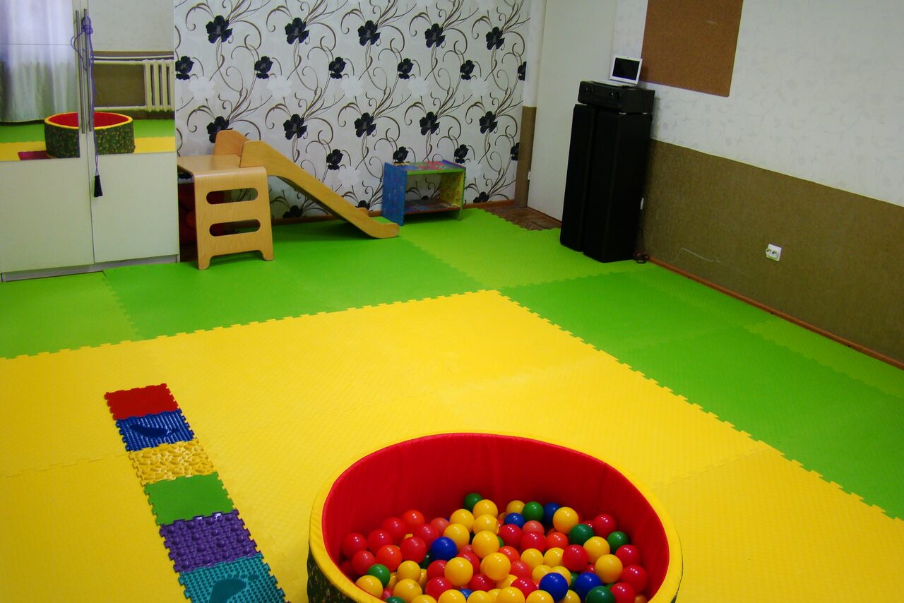 Арендовать Гостиница Авантаж Детский авторский лофт в СПб