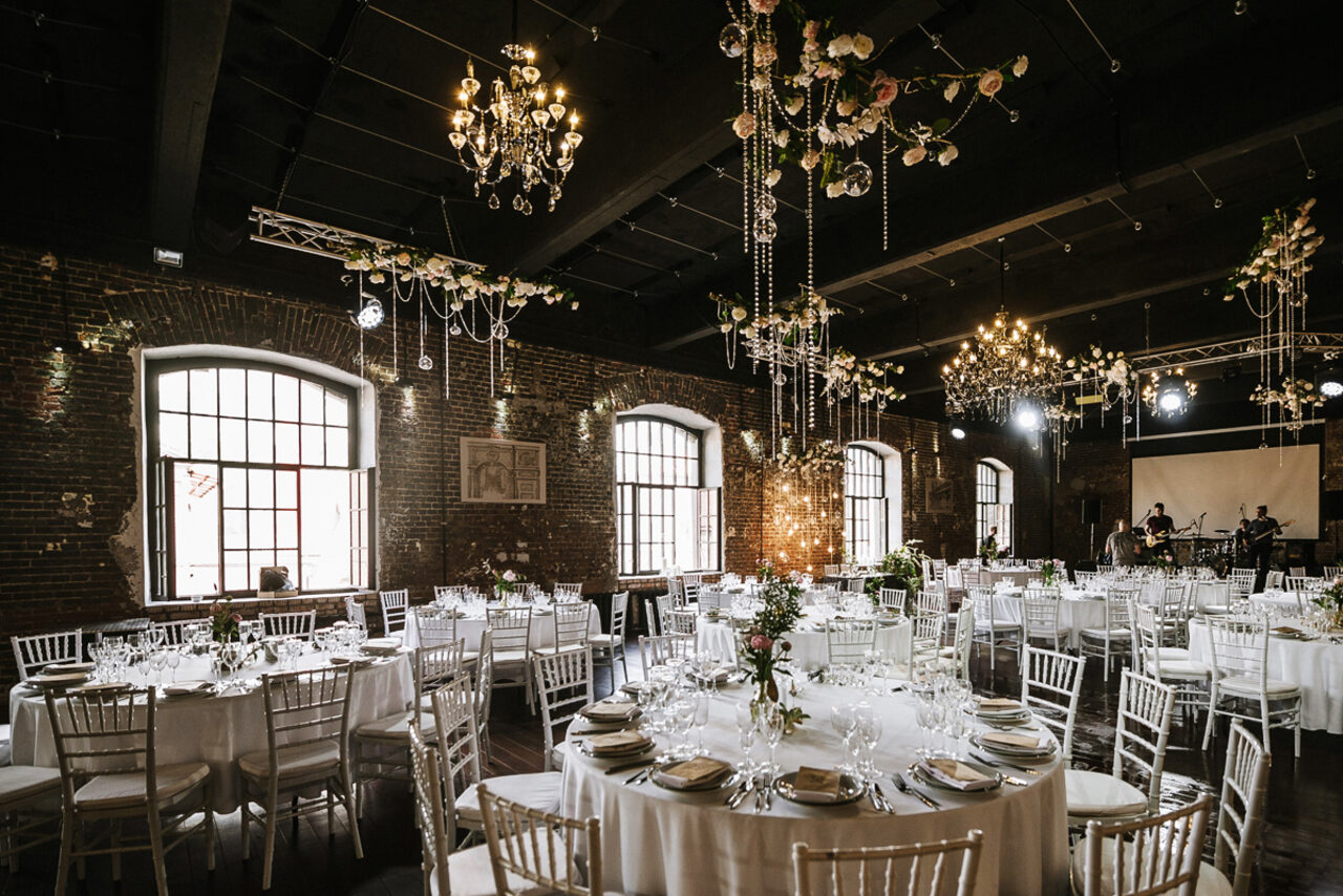 Арендовать Gold&Dance Лофт в каноническом стиле