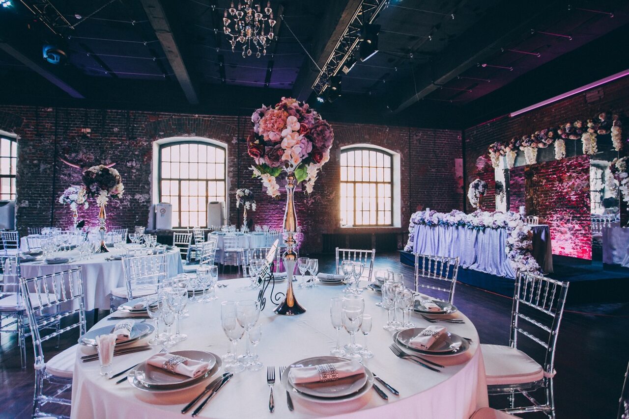 Арендовать Gold&Dance Лофт в каноническом стиле