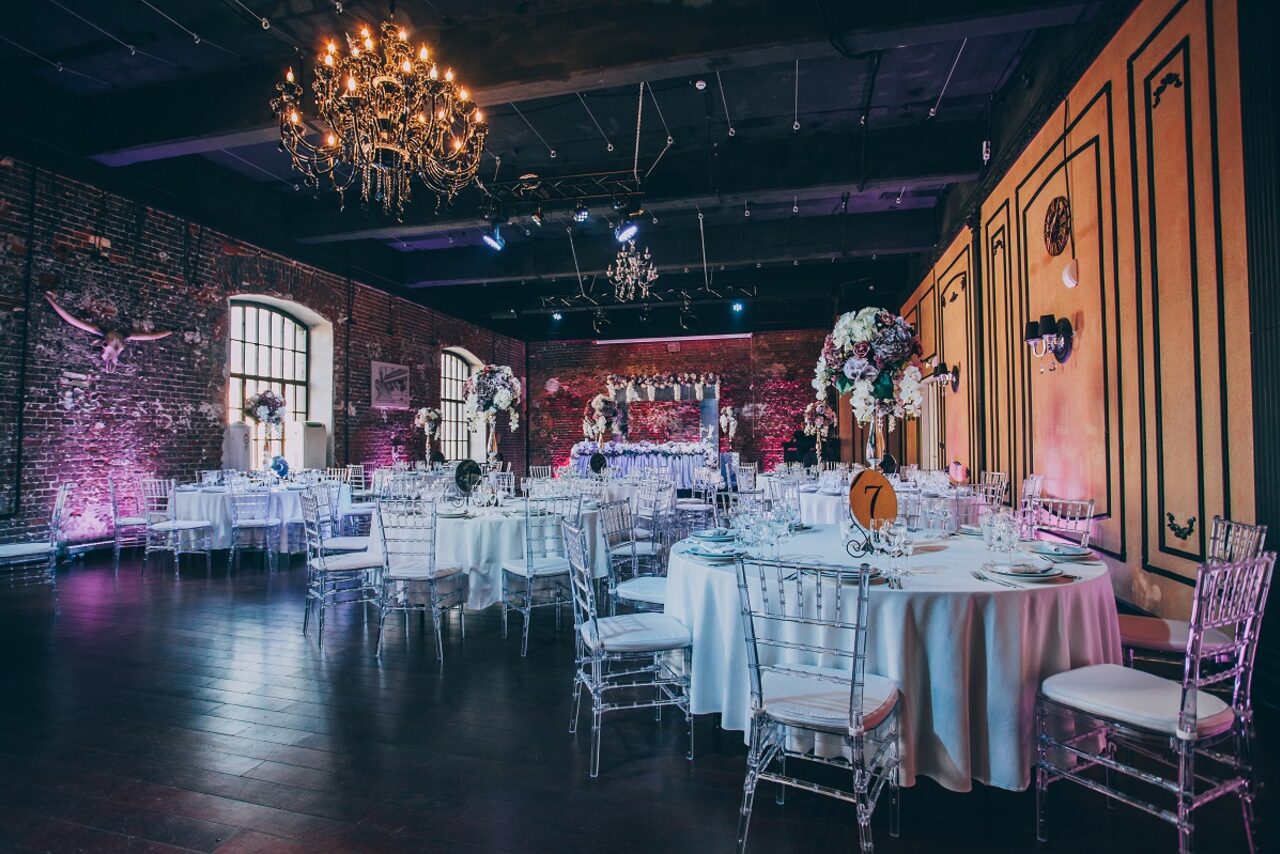 Арендовать Gold&Dance Лофт в каноническом стиле