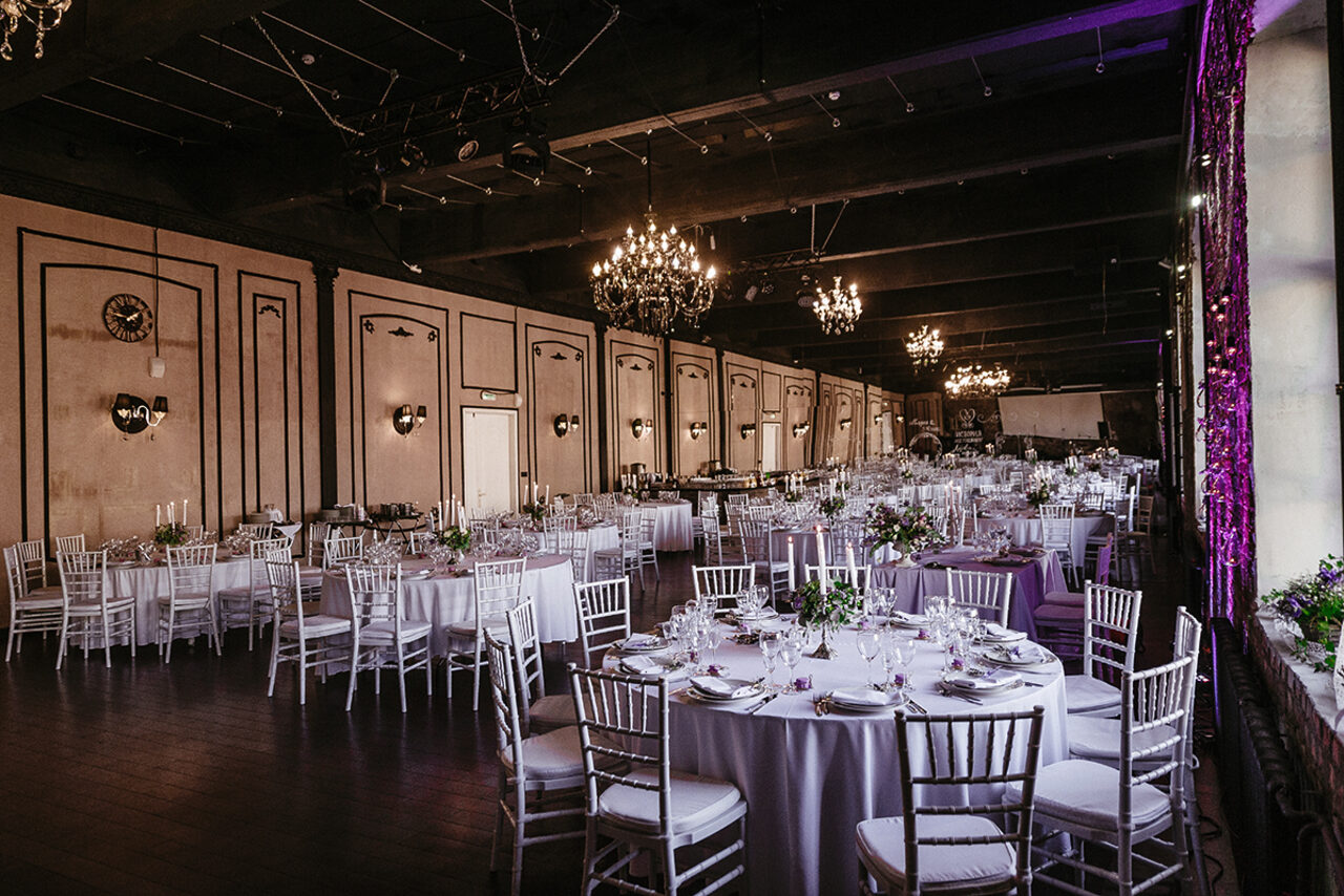 Арендовать Gold&Dance Лофт в каноническом стиле