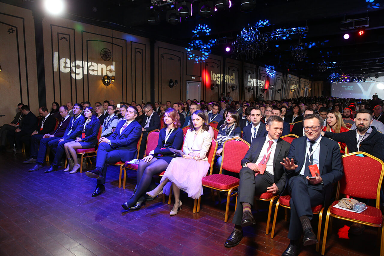 Арендовать Gold&Dance Лофт в каноническом стиле