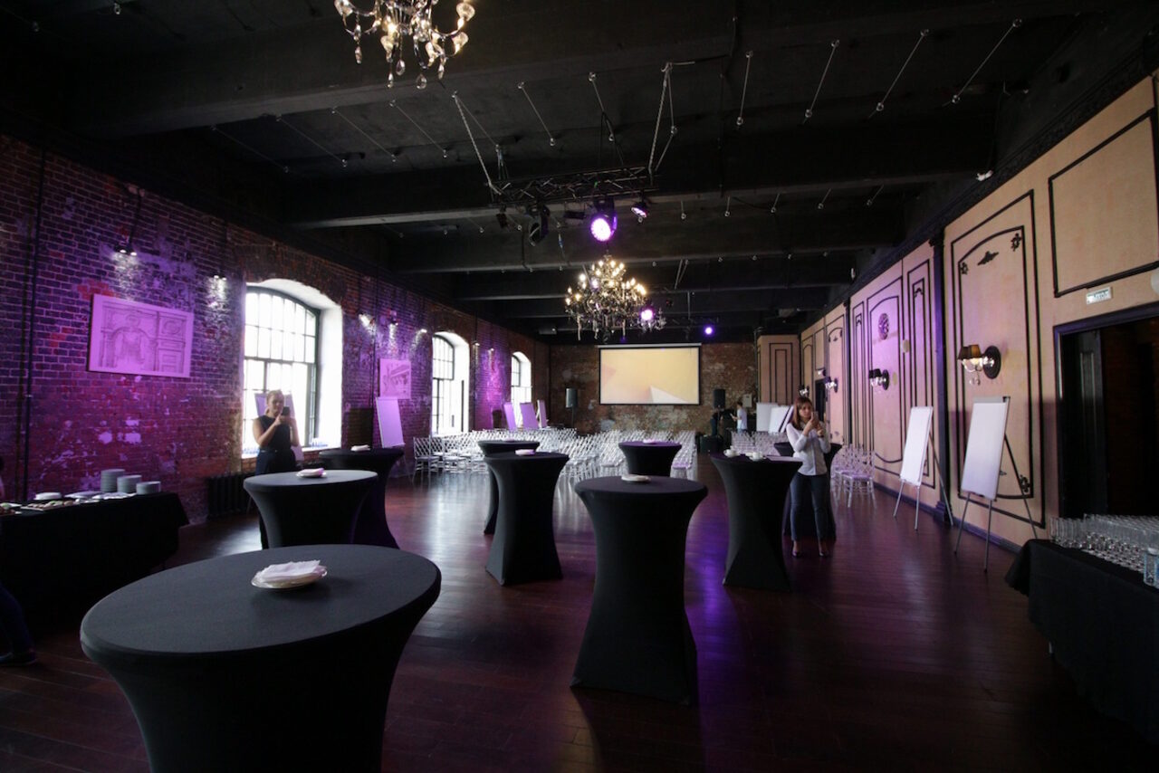 Арендовать Gold&Dance Лофт в каноническом стиле