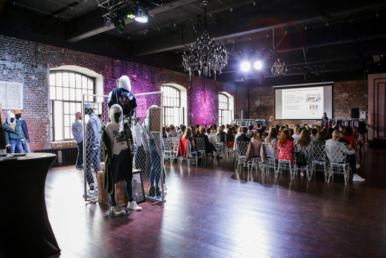 Арендовать Gold&Dance Лофт в каноническом стиле