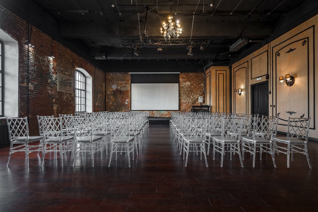 Арендовать Gold&Dance Лофт в каноническом стиле