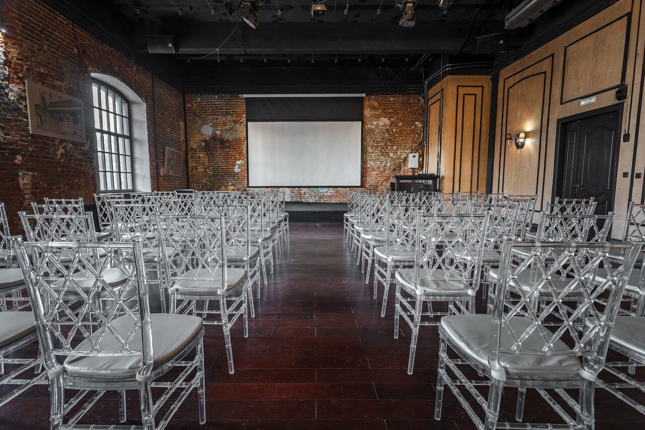 Арендовать Gold&Dance Лофт в каноническом стиле