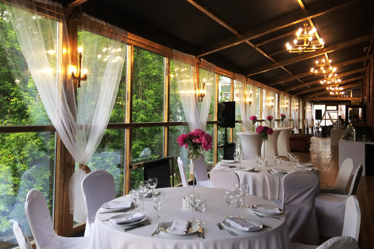 Арендовать Gold&Dance Лофт-пространство со стеклянными стенами