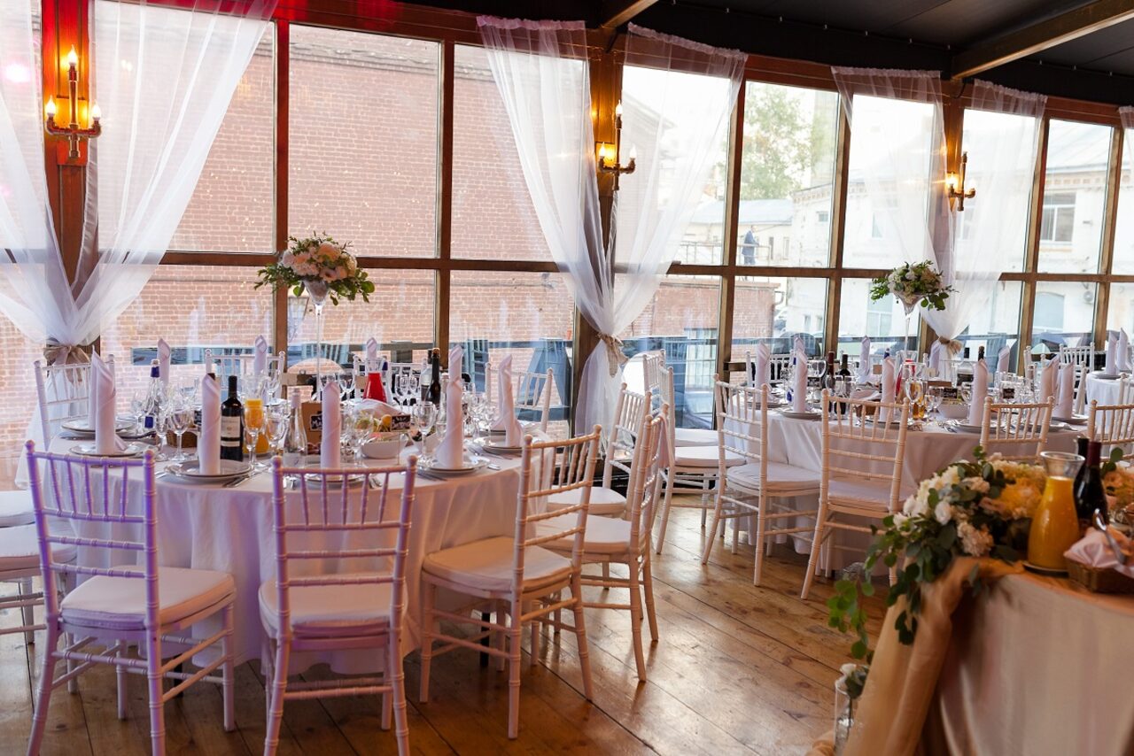 Арендовать Gold&Dance Лофт-пространство со стеклянными стенами