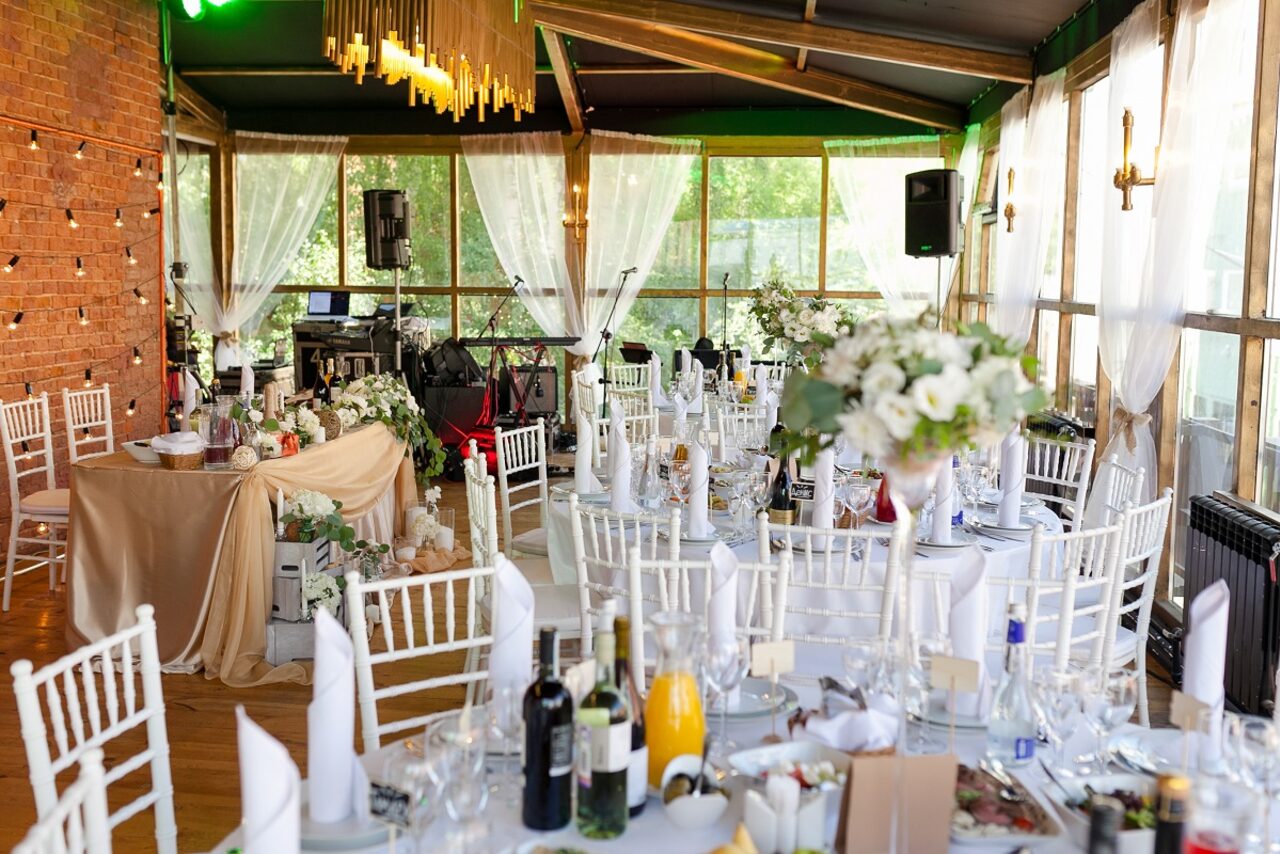 Арендовать Gold&Dance Лофт-пространство со стеклянными стенами